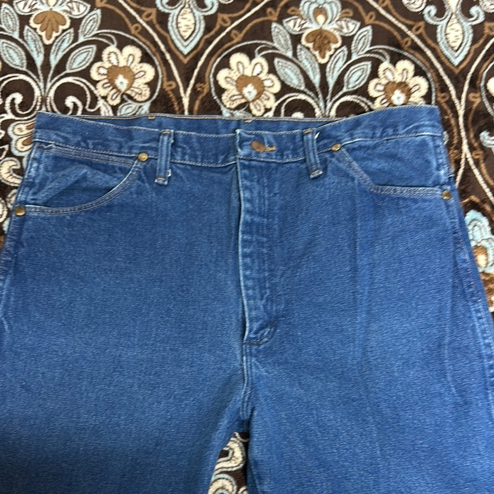 Wrangler Blue Relaxed Jeans with Classic Indigo Finish - Picture 4 of 6